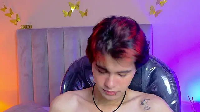 Derek_Sinnn Webbikameraesitys