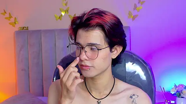 Show modela Derek_Sinn na web-kameri