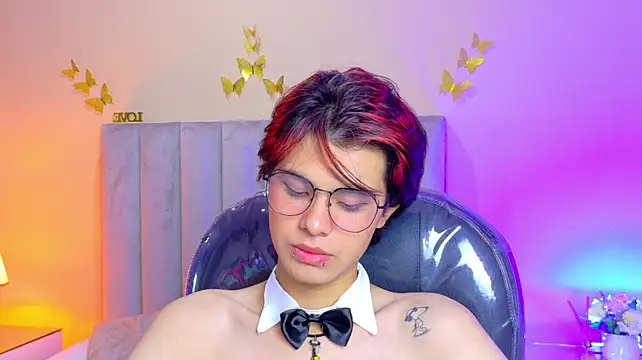Show modela Derek_Sinn na web-kameri