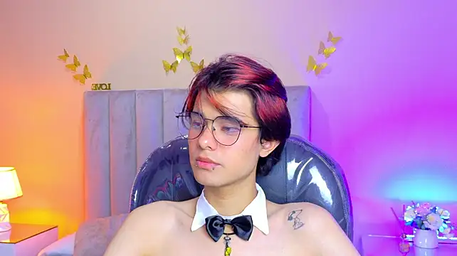 Derek_Sinn Show in webcam