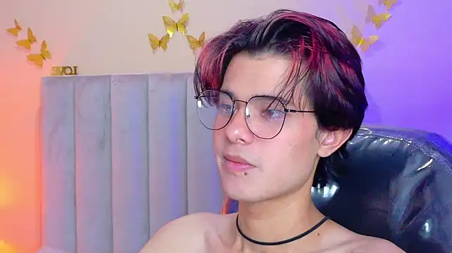 Show modela Derek_Sinn na web-kameri