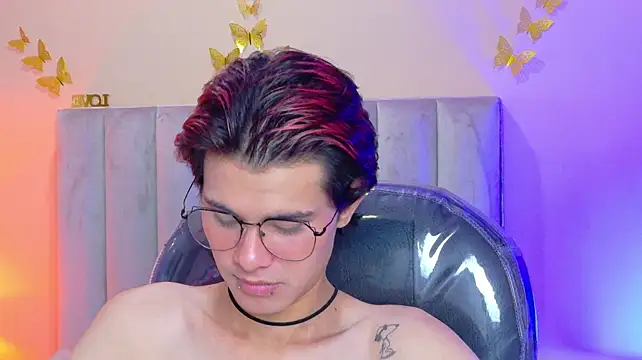 Derek_Sinn Show in webcam