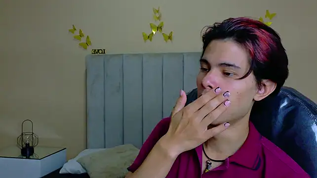 הופעת וובקאם של Derek_Sinn