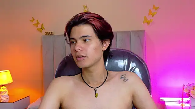 Derek_Sinn Show in webcam