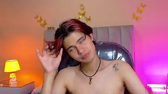Derek_Sinn Show in webcam