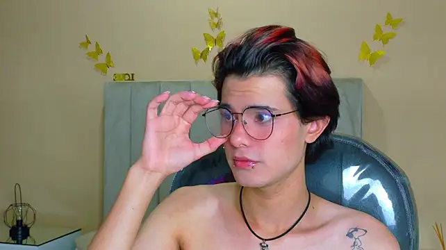 הופעת וובקאם של Derek_Sinn