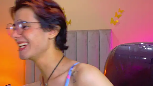 Derek_Sinn Show in webcam