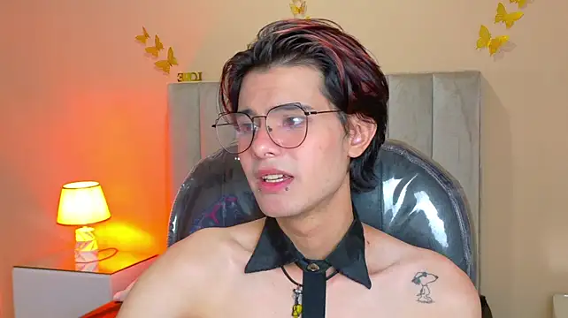 Derek_Sinn Show in webcam