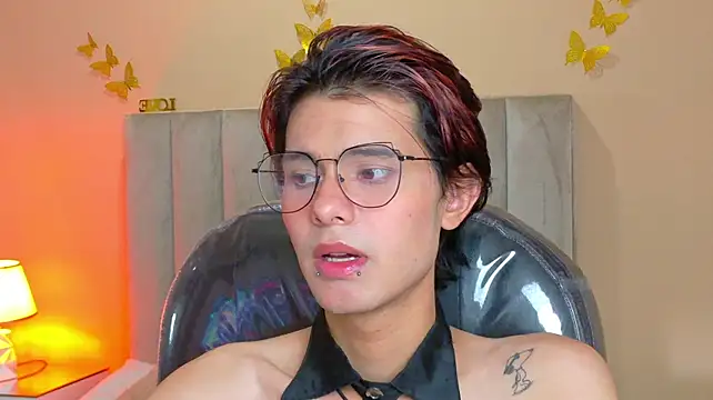 Derek_Sinn Show in webcam