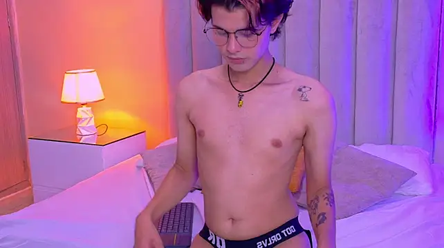 Derek_Sinn Adlı Modelin Web Kamerası Şovu