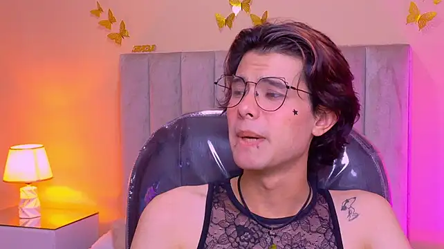 הופעת וובקאם של Derek_Sinn