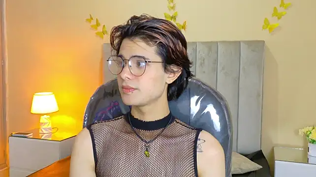 Derek_Sinn Show in webcam