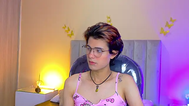 Derek_Sinn Show in webcam