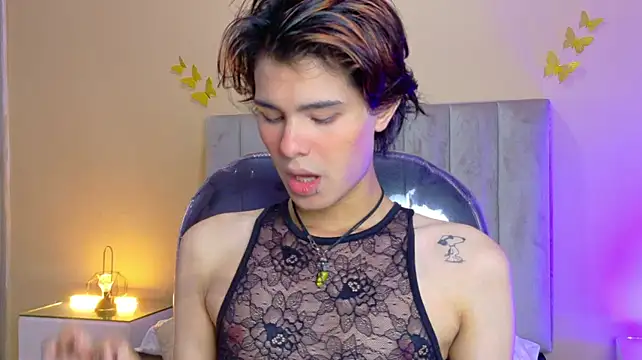 Derek_Sinn Show in webcam