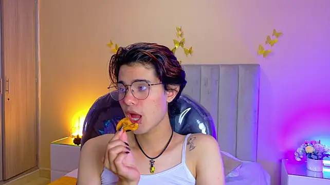 Derek_Sinn Show in webcam