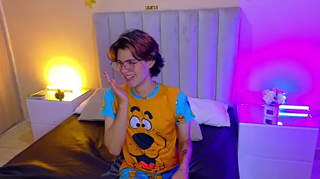 Derek_Sinn Show in webcam