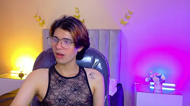 Derek_Sinn Chat XXX in diretta