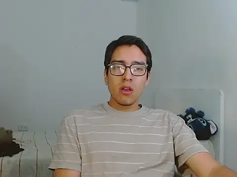 NickFin 在線直播表演