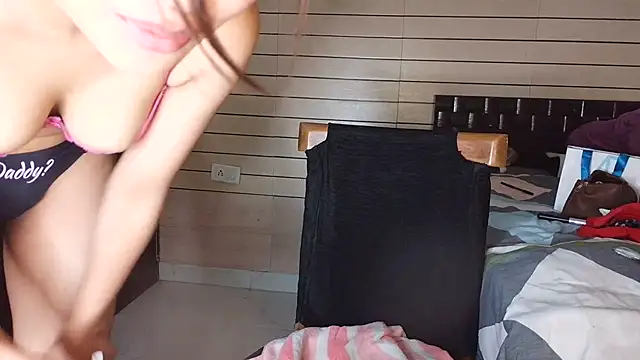 Alina_Teen 在線直播表演