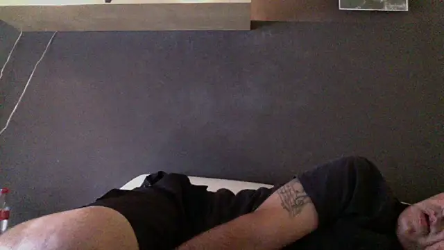 s_urprise Show in webcam