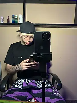 sableye21 Show in webcam