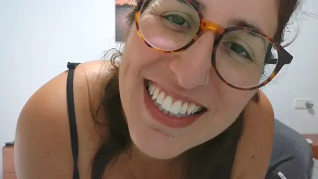 Maya_Brooke Show in webcam
