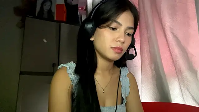 غرفة دردشة ConstancePorrini المباشرة