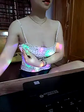 NinaKey 网络视讯表演