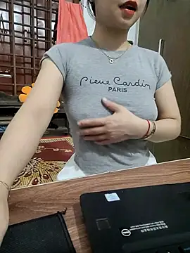 NinaKey 在線直播表演