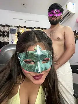 pooja_sexy79n Webbikameraesitys