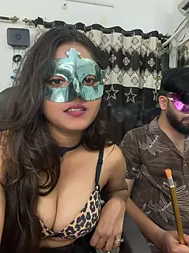 pooja_sexy79n Webbikameraesitys