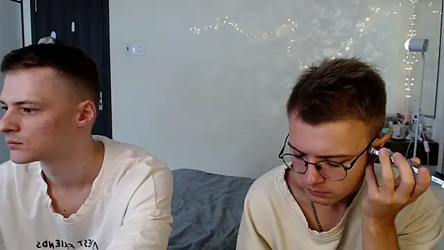 Show modela NikiKerryCum na web-kameri