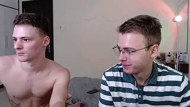 NikiKerryCum Pertunjukan Webcam