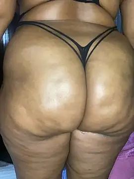 צ'אט XXX בשידור חי של ThickYellow13