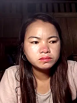 emlylyxinh Adlı Modelin Canlı Sohbet Odası