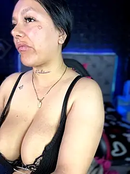 XXX chat uživo modela Miia__Taylor
