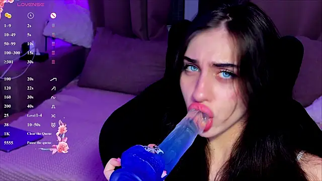 luna_dreamxx Show in webcam