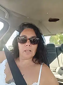 pulpeuse64 Show in webcam