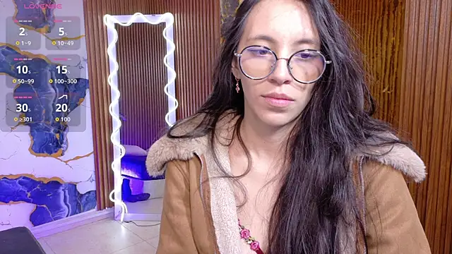 Athenaa_tay Adlı Modelin Canlı XXX Sohbeti