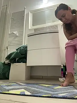 Show modela DivineAmely na web-kameri