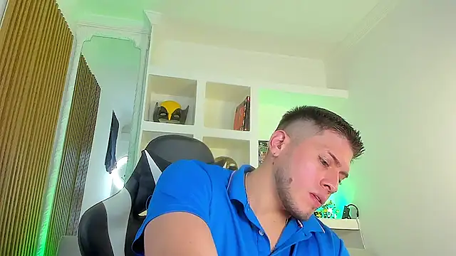 Show modela SebastianMaximoff_ na web-kameri
