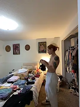ThornsandHoney Show in webcam