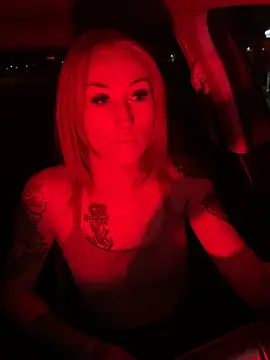 Chat XXX en directo de ThornsandHoney