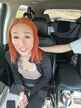 ThornsandHoney Show in webcam