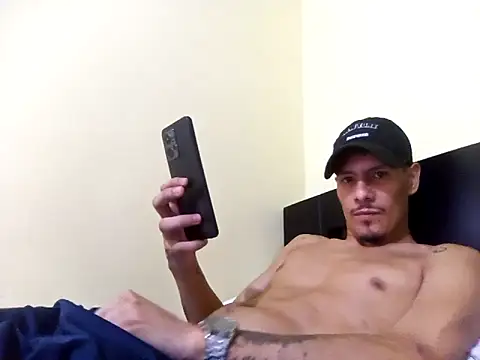 Show modela lok2321 na web-kameri
