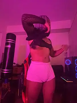Show modela frenchiego na web-kameri