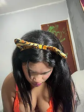 غرفة دردشة Latina_kiara المباشرة