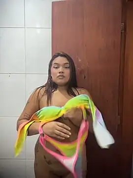 Show de Latina_kiara na webcam
