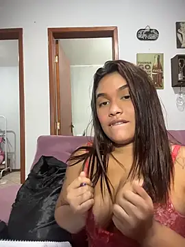Show de Latina_kiara na webcam