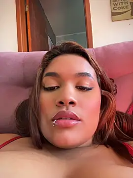 Chat XXX en directo de Latina_kiara